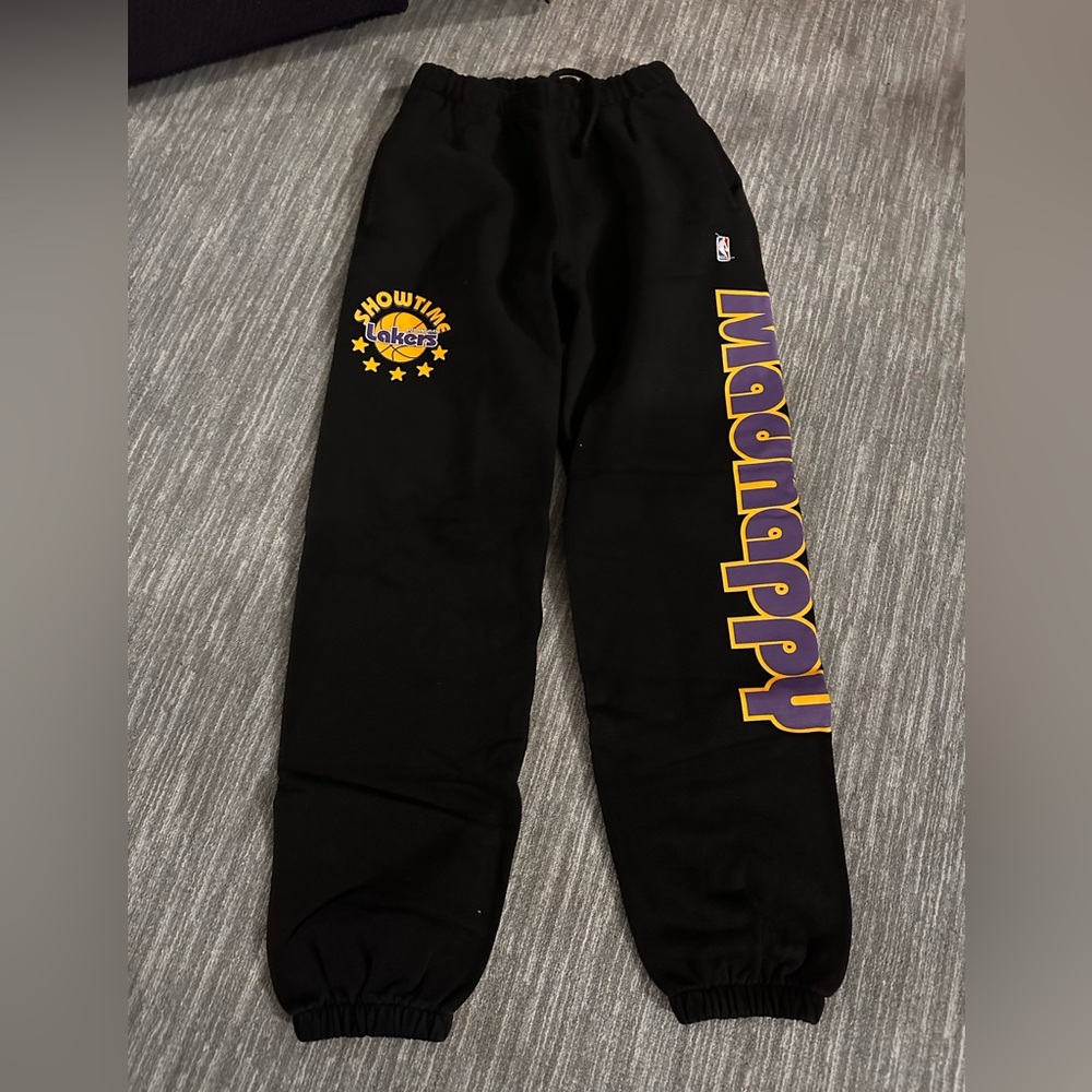 MADHAPPY SIZE XS LAKERS SWEATPANTS